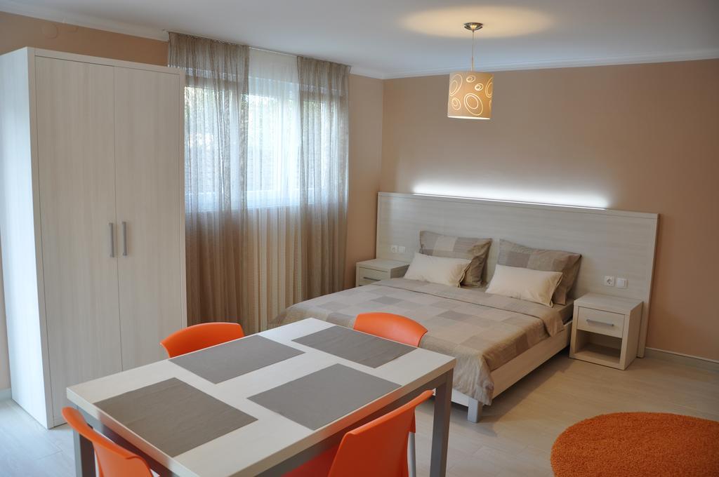 Apartments Prestige Petrcane Exterior foto