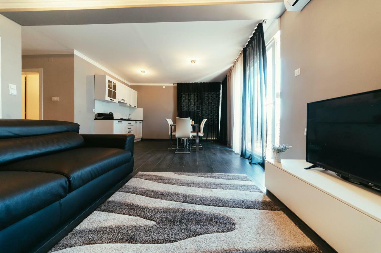 Apartments Prestige Petrcane Exterior foto