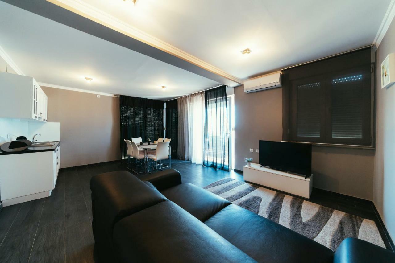 Apartments Prestige Petrcane Exterior foto